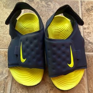 Nike toddler sandals